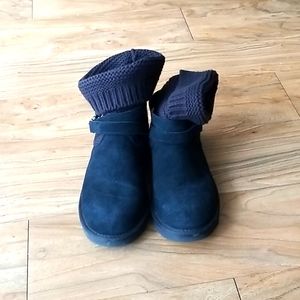 Ugg suede boots with yarn finish